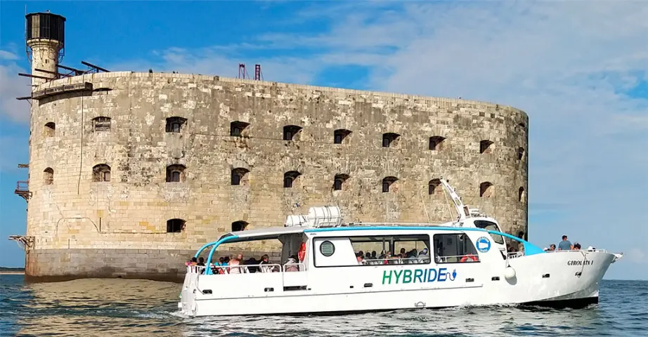 Faire une excursion en bateau autour du Fort Boyard