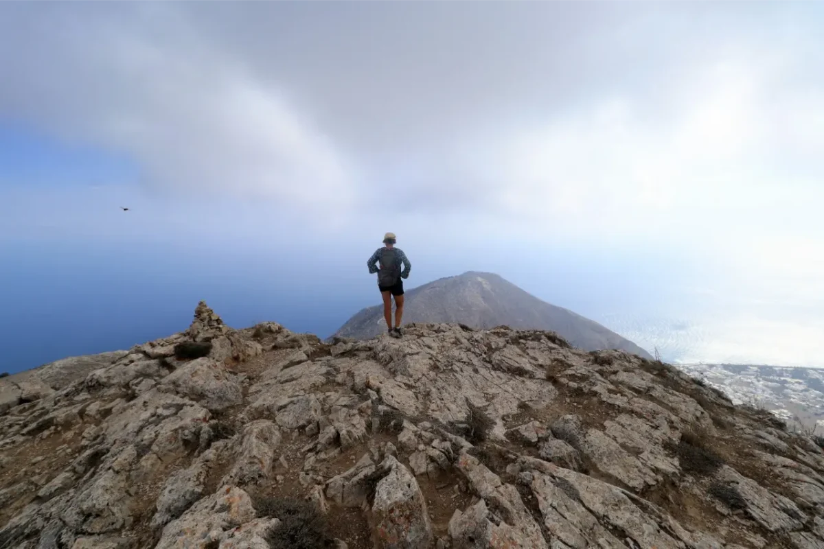 Randonner jusqu’au sommet du mont Profitis Ilias