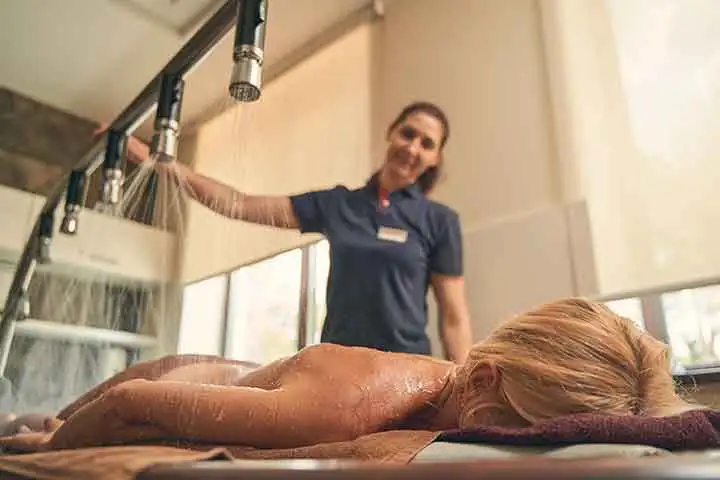 soin ou massage dans un spa thermal de Dax