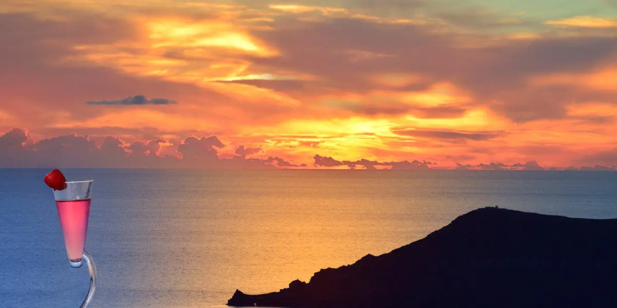 ²Profiter du coucher de soleil à Imerovigli